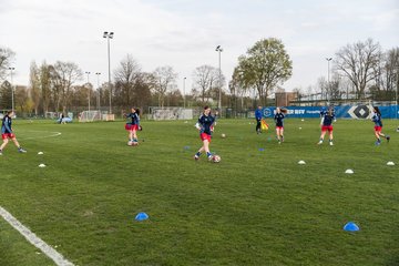 Bild 68 - wBJ Hamburger SV - Eimsbuettler TV : Ergebnis: 4:0